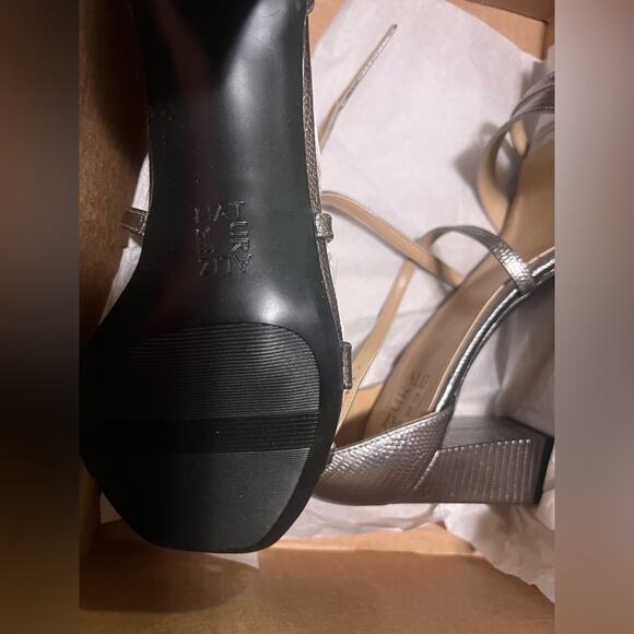 Naturalizer Tiff heel Size 9.5 wide - Picture 4 of 5